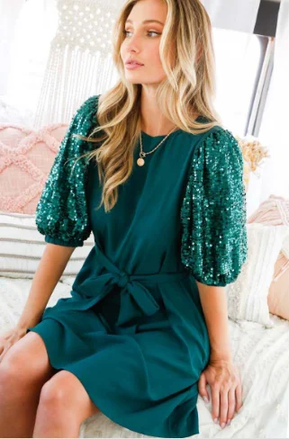 VINE&LOVE Round Neck Ballon Sleeve Hunter Green Dress