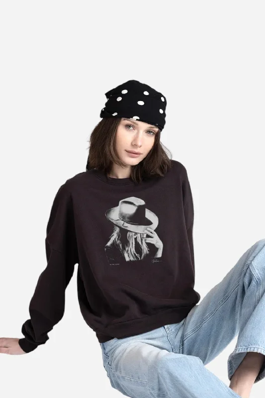 CPress Studio On The Verge Cozy Sweatshirt in Worn Black Hoodie with Set-In Sleeves Structured Classic CPress Studio On The Verge Cozy Sweatshirt in Worn Black Hoodie with Set-In Sleeves Structured Classic